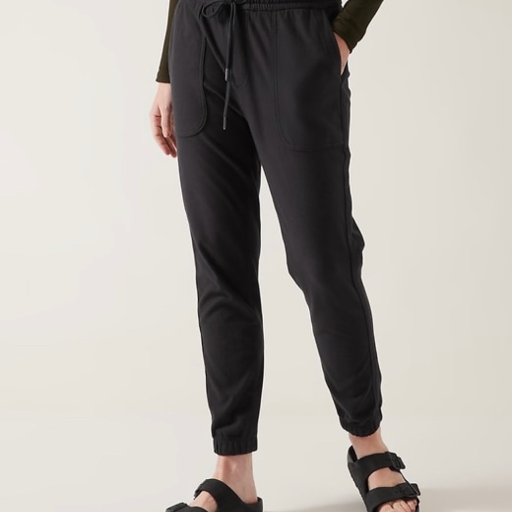 Athleta - Women’s Farallon Jogger - Size 8 - Excellent Condition